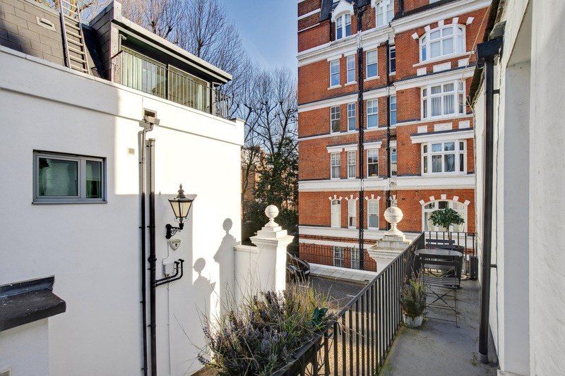 Holly Mews interior 10