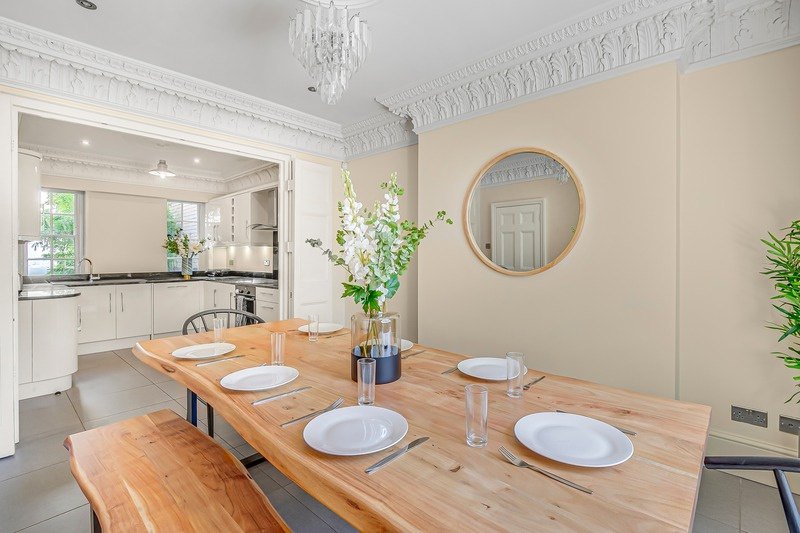 Trevor Square interior 5