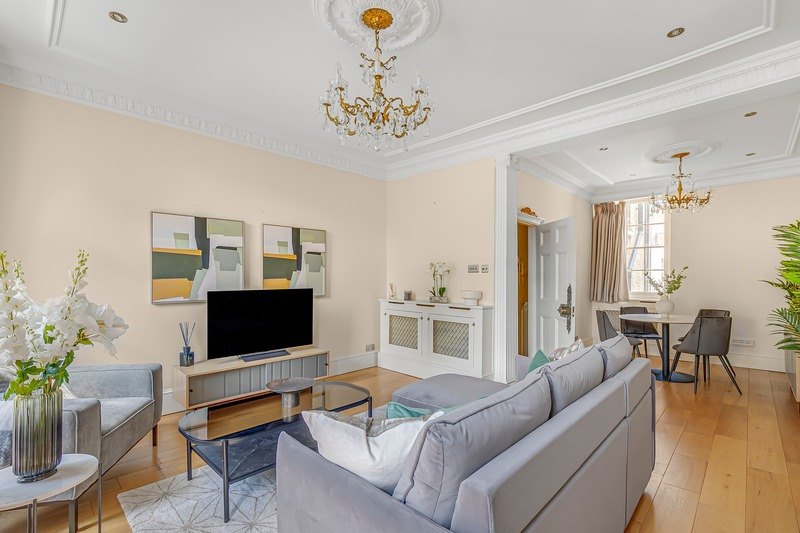 Trevor Square interior 8