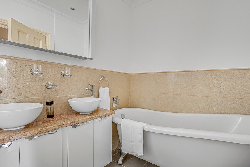 Trevor Square interior 10